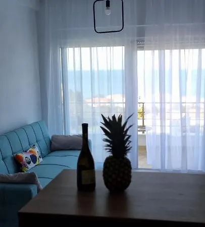 Cold Bay Mansion Apartment Bar Exterior photo